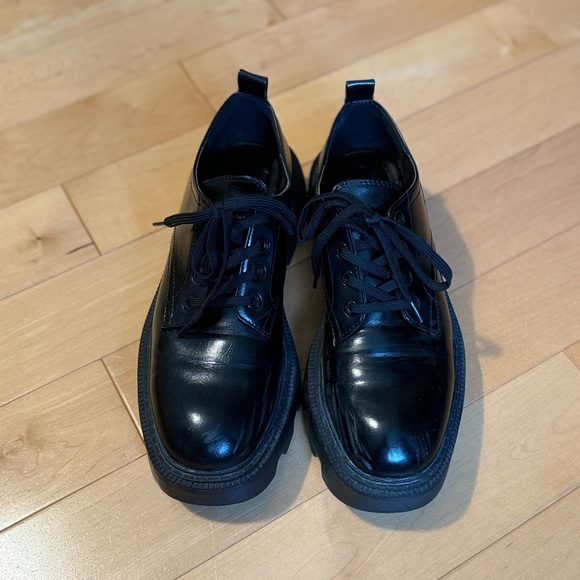 ZARA SHOES. LEATHER UPPER. SLIGHTLY SCUFFED. GOOD CONDITION. - Picture 2 of 4